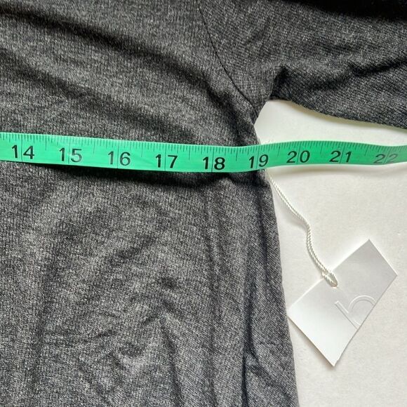 H by Bordeaux Grey Short Sleeve Long Sides Top Size Small NWOT - Picture 3 of 5